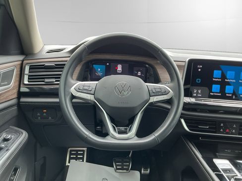 Used 2024 Volkswagen Atlas SEL Premium R-Line AWD/4WD image 12