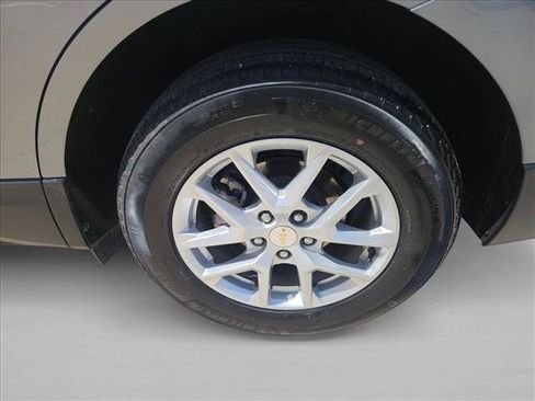 Used 2024 Chevrolet Equinox LT FWD image 9