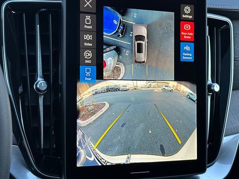 New 2026 Volvo XC90 B6 Ultra w/ Protection Package image 19