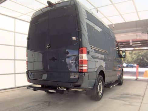 Used 2018 Mercedes-Benz Sprinter 2500 image 4