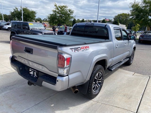Used 2020 Toyota Tacoma TRD Sport w/ TRD Premium Sport Package AWD/4WD image 3