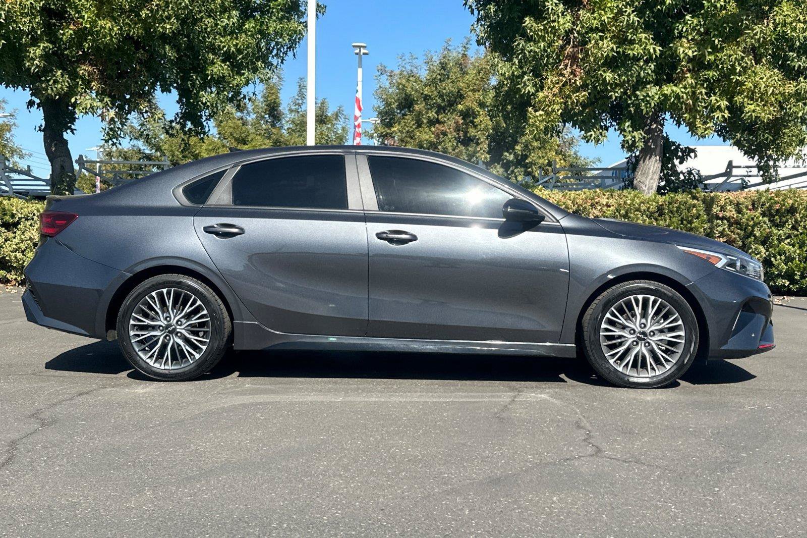 Used 2023 Kia Forte GT-Line FWD image 2