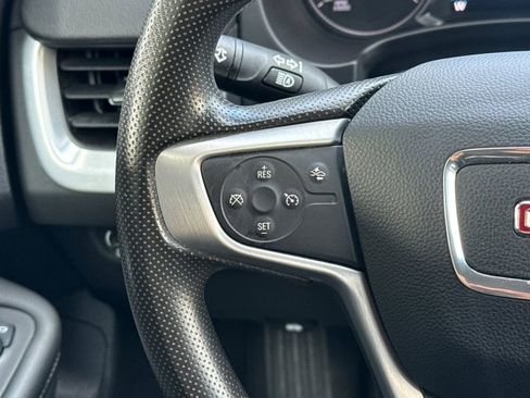 Used 2024 GMC Terrain SLE image 33