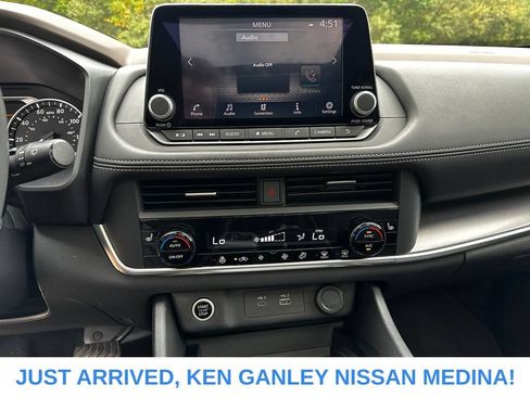 Certified 2023 Nissan Rogue SV w/ SV Premium B Package AWD/4WD image 11