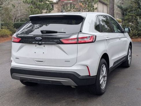 Used 2023 Ford Edge SEL image 3