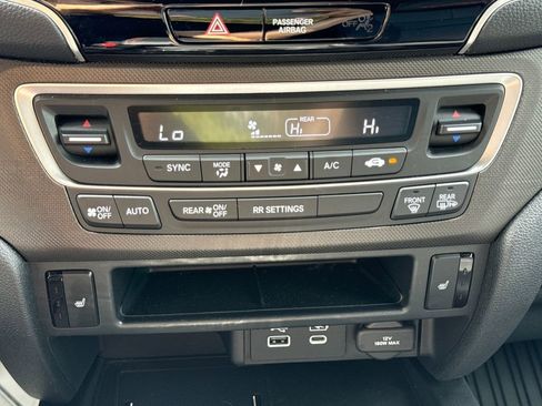 Certified 2024 Honda Passport TrailSport image 19