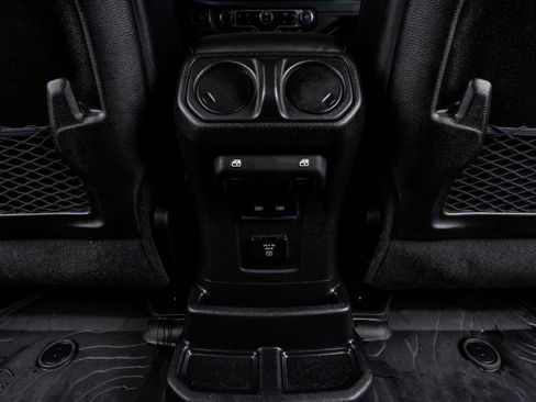 Used 2025 Jeep Wrangler Unlimited Rubicon 392 AWD/4WD image 29