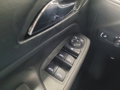 Used 2022 Chevrolet Equinox LT w/ Driver Convenience Package image 27