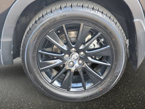 Used 2019 Toyota Highlander SE AWD/4WD image 36