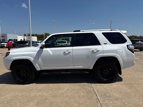Used 2024 Toyota 4Runner SR5 Premium w/ Moonroof Package AWD/4WD image 4