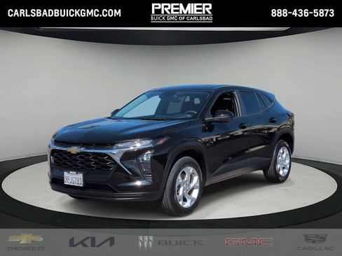 Used 2024 Chevrolet Trax LS w/ LS Convenience Package FWD image 1