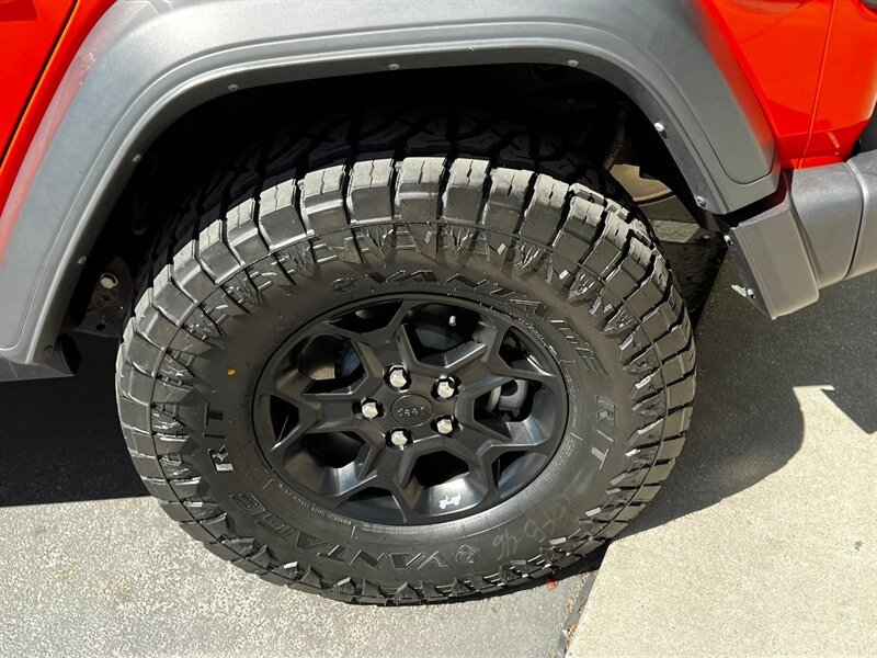 Used 2023 Jeep Wrangler Unlimited w/ Cold Weather Group AWD/4WD image 12