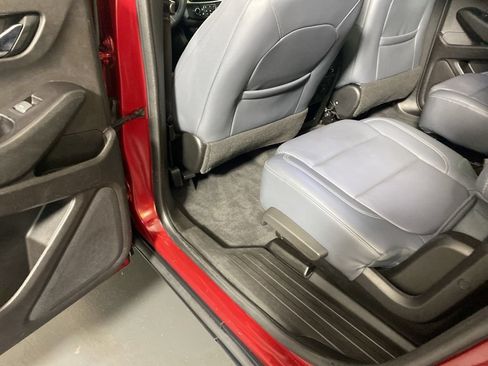 Used 2019 Chevrolet Traverse LT w/ LT Premium Package FWD image 27