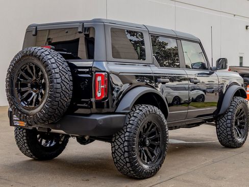 Used 2024 Ford Bronco Wildtrak image 10