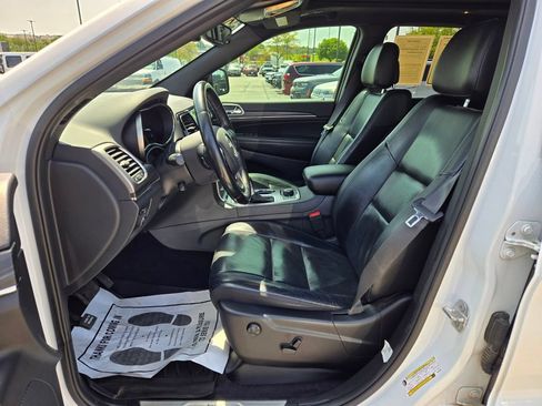 Used 2019 Jeep Grand Cherokee Limited w/ Luxury Group II AWD/4WD image 14