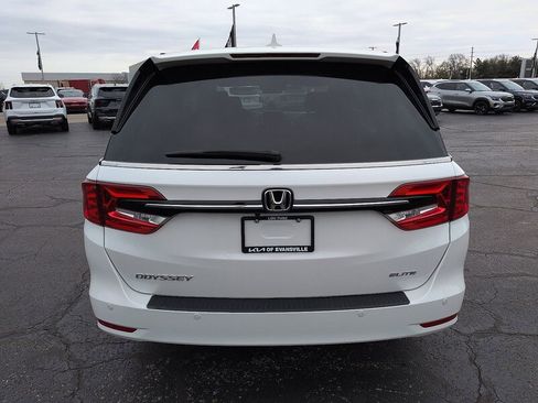 Used 2024 Honda Odyssey Elite image 6