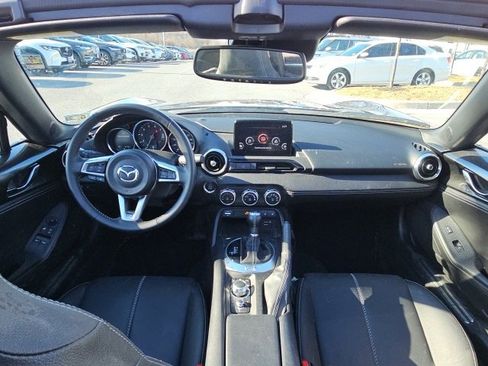 Used 2021 MAZDA MX-5 Miata RF Grand Touring image 8