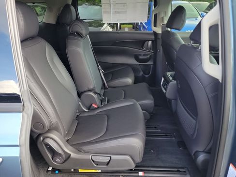 New 2026 Kia Carnival SX w/ SX Dark Edition Package FWD image 12
