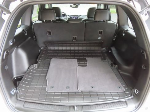 Certified 2024 Jeep Grand Cherokee Altitude image 15