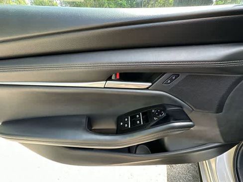 Used 2024 MAZDA MAZDA3 s FWD image 17