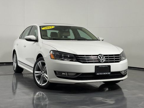 Used 2012 Volkswagen Passat TDI SE FWD image 2