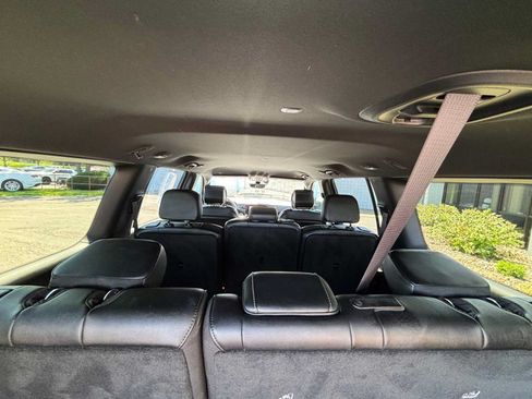 Used 2024 Jeep Wagoneer L Series II w/ Flexible Seating Group AWD/4WD image 8