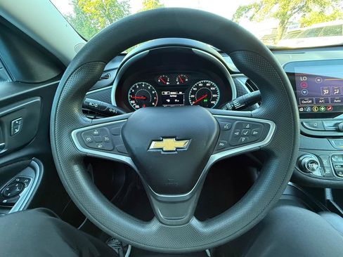 Used 2022 Chevrolet Malibu LT FWD image 23