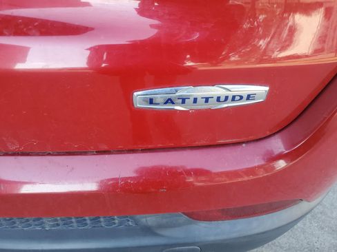 Used 2019 Jeep Compass Latitude FWD image 10