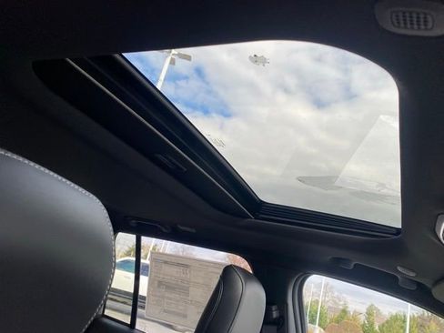 New 2025 Jeep Grand Cherokee Altitude image 29