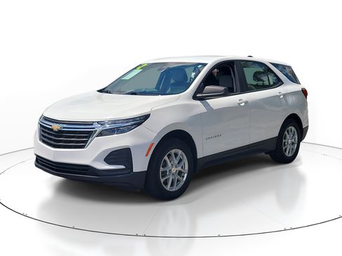 Used 2022 Chevrolet Equinox LS FWD image 3