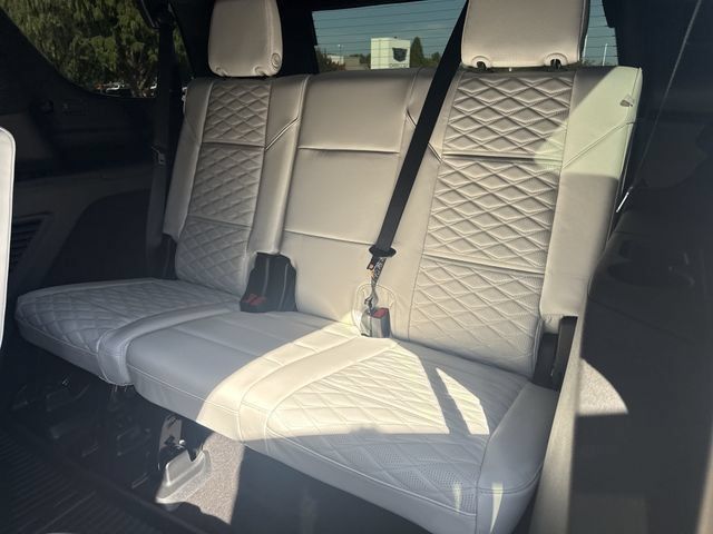 Used 2026 Cadillac Escalade Platinum Sport w/ LPO, Floor Liner Package AWD/4WD image 11
