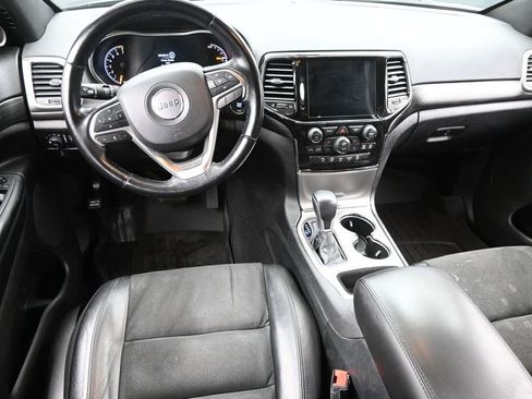 Used 2021 Jeep Grand Cherokee Laredo X image 13