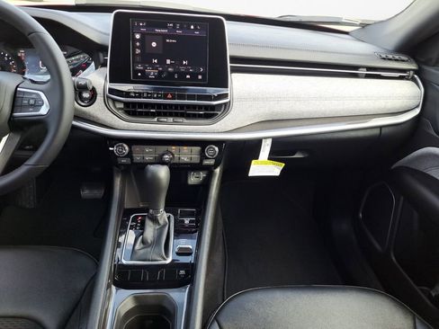 New 2026 Jeep Compass Latitude image 3