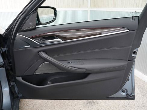 Used 2021 BMW 530i w/ Premium Package RWD image 34