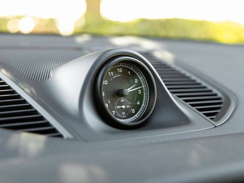 Certified 2026 Porsche Macan image 24