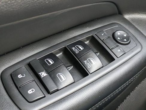 Used 2018 Jeep Grand Cherokee Limited image 20