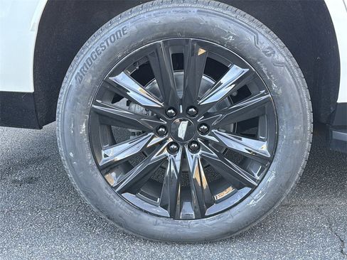 Certified 2022 Cadillac Escalade Sport image 17