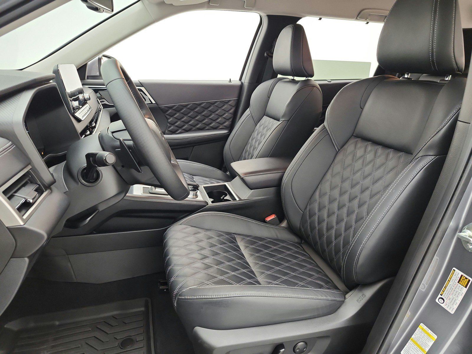 Used 2024 Mitsubishi Outlander SEL FWD image 13