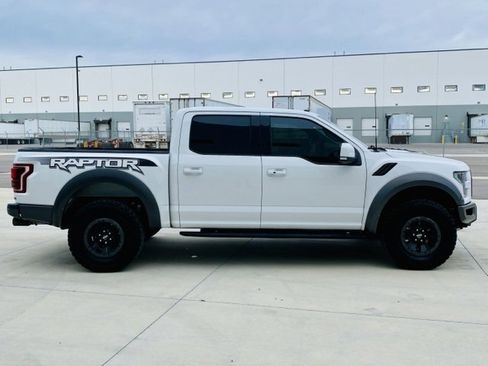 Used 2017 Ford F150 Raptor w/ Equipment Group 802A Luxury image 4