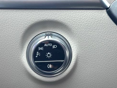 Used 2024 Mercedes-Benz C 300 4MATIC Sedan image 23