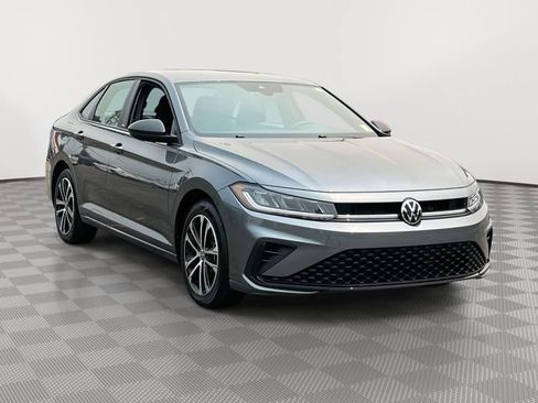 Used 2025 Volkswagen Jetta Sport FWD image 4