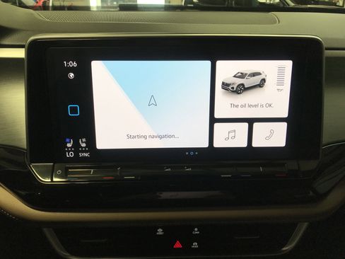 Used 2024 Volkswagen Atlas Cross Sport SE FWD image 20