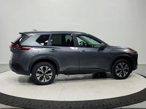 Used 2023 Nissan Rogue SV image 8