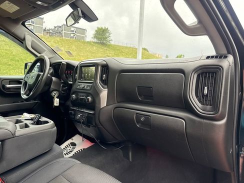 Used 2019 Chevrolet Silverado 1500 Custom Trail Boss w/ Custom Convenience Package AWD/4WD image 28