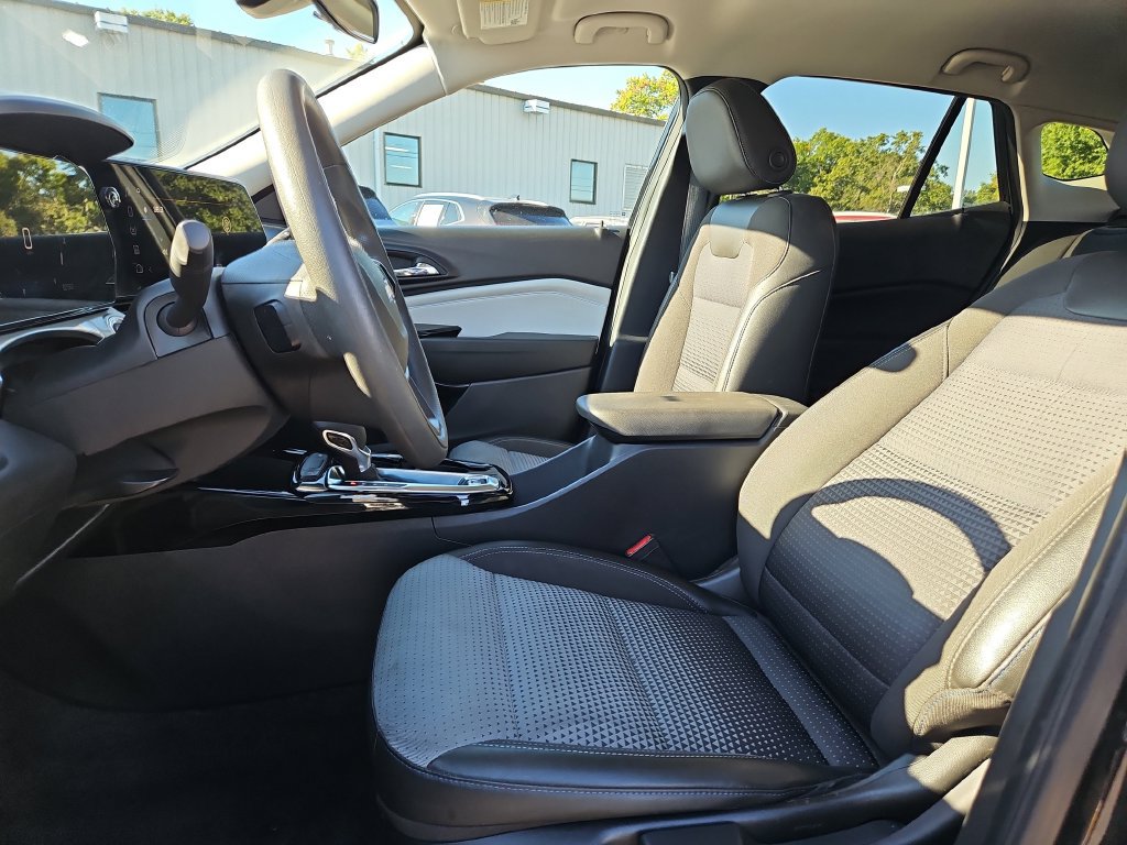 Used 2024 Chevrolet Trax LT FWD image 19
