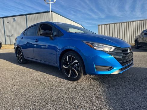 Used 2024 Nissan Versa SR w/ Trunk Package image 9