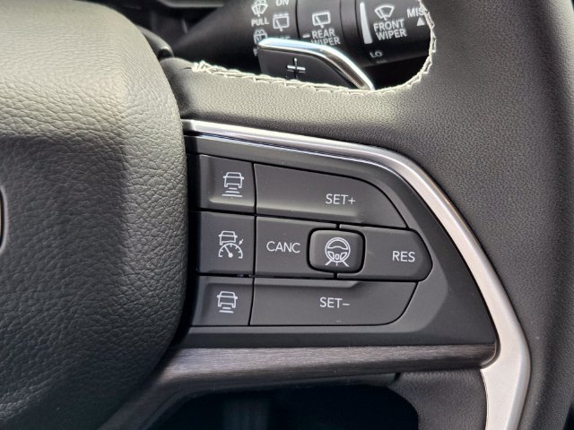 New 2027 Jeep Grand Cherokee Altitude RWD image 23