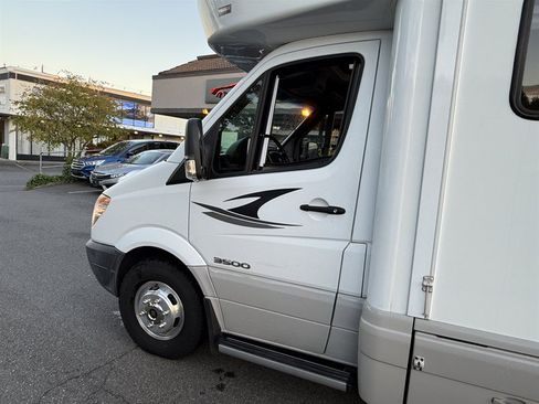 Used 2008 Dodge Sprinter 3500 RWD image 79