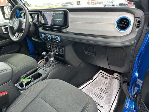 Used 2024 Jeep Wrangler Unlimited Sahara w/ Technology Group image 29