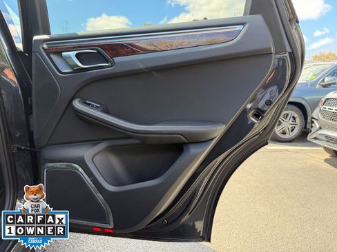 Used 2023 Porsche Macan S image 23